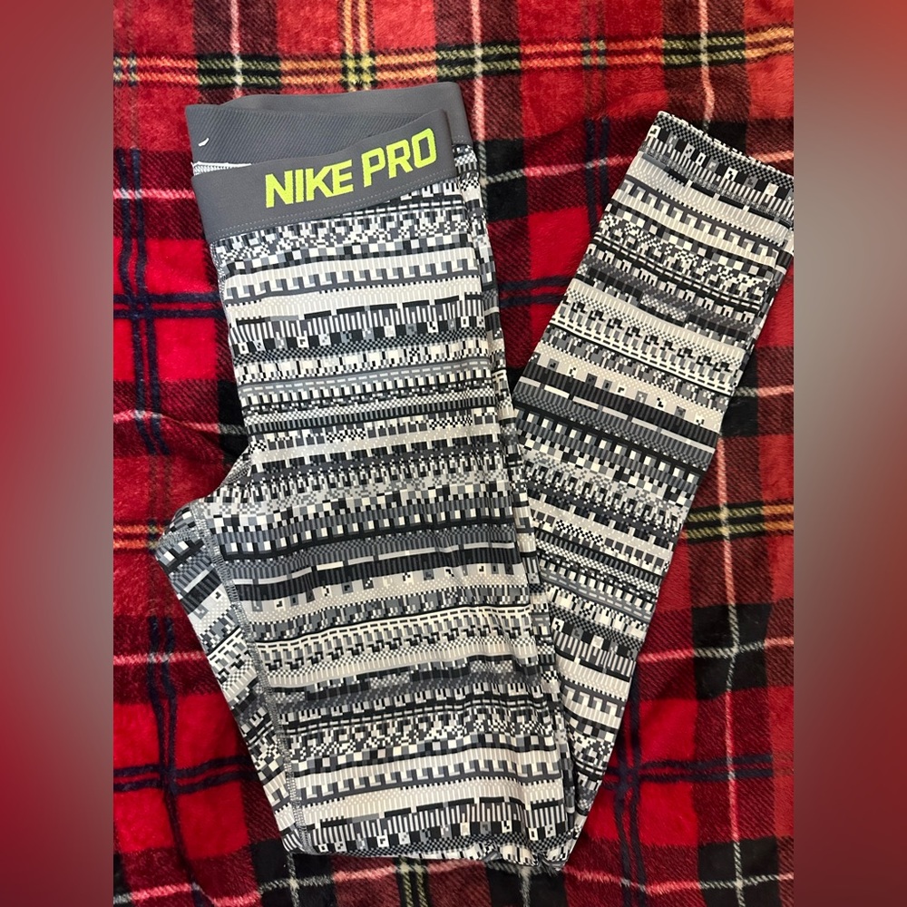 nike pro fleece lined leggings